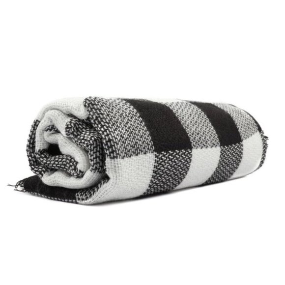 Checker Print Black and White Blanket Scarf - Picture 9 of 11